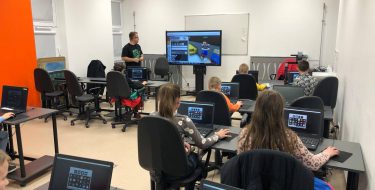 Minecraft: Education Edition jako platforma do nauki programowania i modelowania 3d