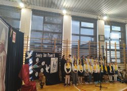 „Dotknąć nieba sercem” – Dzień Patrona w naszej szkole