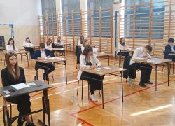 Egzamin &oacute;smoklasisty