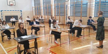 Egzamin &oacute;smoklasisty