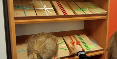 „Wypożycz w ciemno!” – wyzwanie czytelnicze dla odważnych